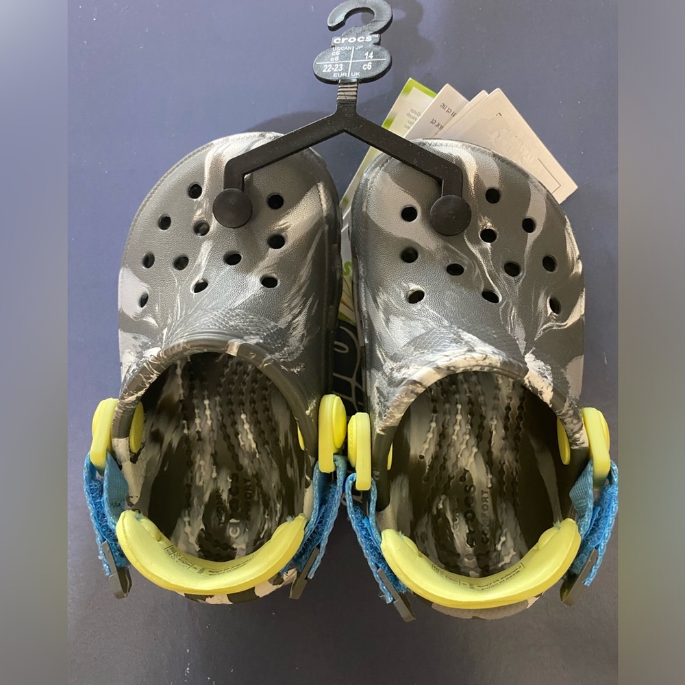 NWT Toddler Crocs Size 6